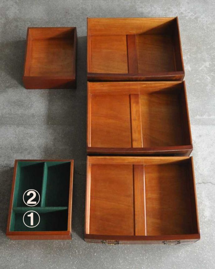 アンティークのキャビネット アンティーク家具 英国のアンティーク家具、沢山収納出来る優雅なサイドボード。引き出しの中もキレイに修復しましたもともとカトラリーを入れて使っていた引き出し。(k-2339-f)