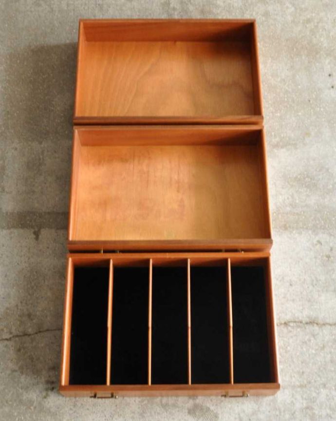 G-PLAN(Gプラン)　アンティーク家具　G-PLANのお洒落なヴィンテージサイドボード（トラー＆ブラック）。キレイにお直ししました引き出しの中も修復の際、専門の職人がキレイにしました。(k-2341-f)