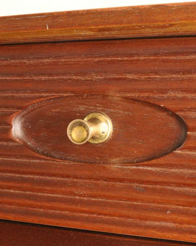 アンティークのキャビネット アンティーク家具 Nathan(ネイサン)社のビンテージ家具、ブラックのラインがお洒落なサイドボード。デザインの一部になっている取っ手取っ手のデザインもシンプルかつ機能的に。(k-2342-f)