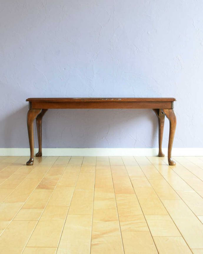 アンティークのテーブル　アンティーク家具　イギリスから輸入したアンティーク家具、ガラストップのコーヒーテーブル（レザートップ）。クルッと回転。(k-2347-f)