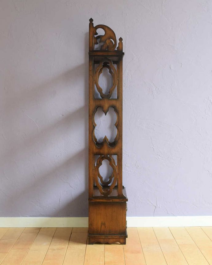 アンティークのキャビネット アンティーク家具 小さくて使いやすい引き出し付きアンティーク家具、ブックシェルフ(本棚) 。横から見ても素敵なんですしっかり修復してあるのでどんな場所に置いて見てもらってもカッコいいです。(k-2361-f)