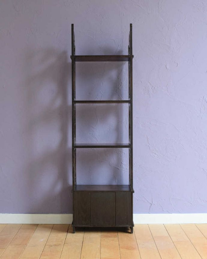 アンティークのキャビネット アンティーク家具 小さくて使いやすい引き出し付きアンティーク家具、ブックシェルフ(本棚) 。後ろ姿も見てください。(k-2361-f)