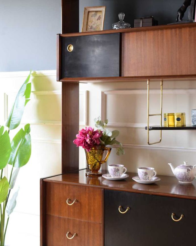 G-PLAN(Gプラン) アンティーク家具 トラー&ブラックのヴィンテージ家具、G-PLANのディバイダー。おしゃれに「魅せて」くれる「見せる収納」です使い方は自由自在。(k-2365-f)