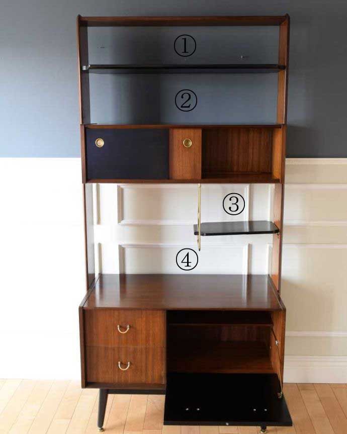 G-PLAN(Gプラン) アンティーク家具 トラー&ブラックのヴィンテージ家具、G-PLANのディバイダー。扉の中を開けみると・・・閉じれば見えない扉の中も、もちろん専門の職人がキレイに修復しました。(k-2365-f)