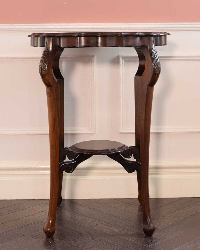 アンティーク家具の側面