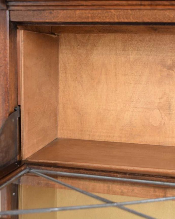 キャビネット上段の中