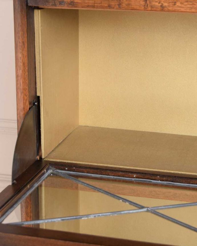 キャビネット２段目～４段目の中