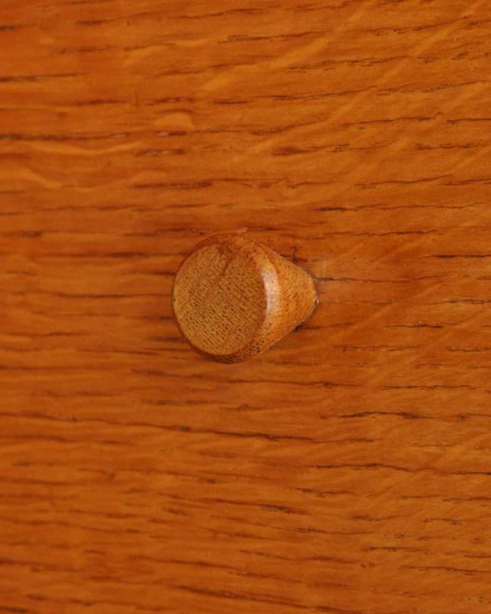 G-PLAN(Gプラン)　アンティーク家具　北欧スタイルの暮らしにヴィンテージ家具、G-PLANのサイドボード。デザインの一部になっている取っ手取っ手のデザインもシンプルかつ機能的に。(k-2388-f)