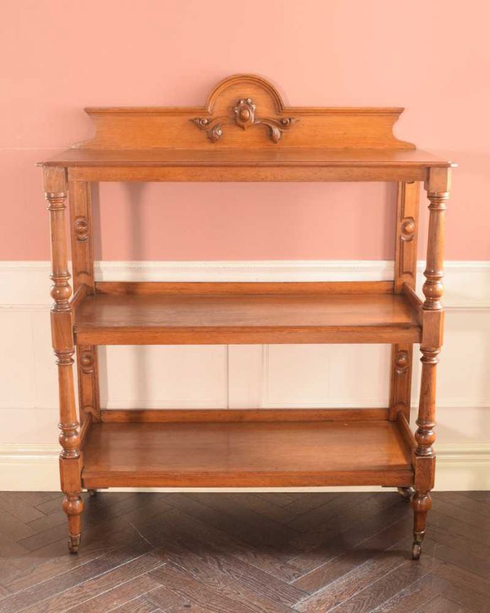 アンティークのキャビネット　アンティーク家具　1880年代イギリスで見つけた優雅なアンティーク ダムウエイター。キレイに修復したので、安心して使って下さい。(k-2399-f)