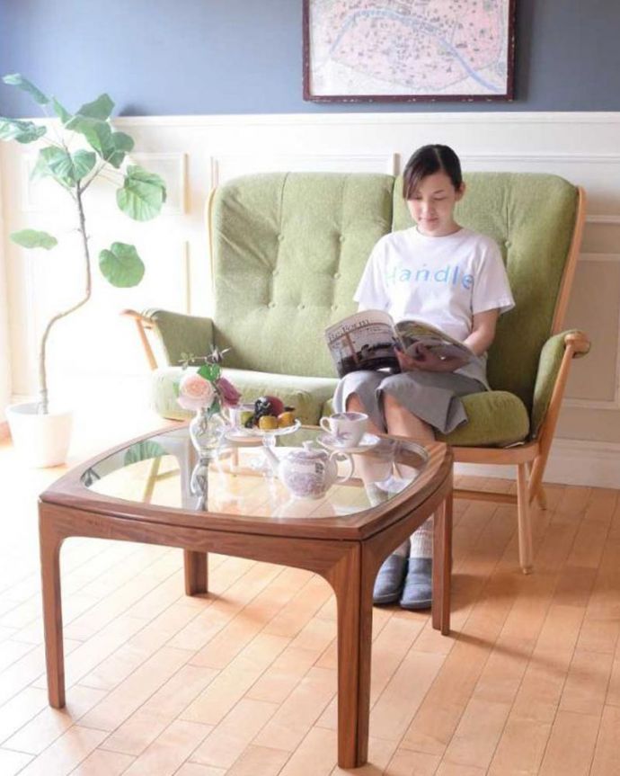 G-PLAN(Gプラン)　アンティーク家具　北欧スタイルのお部屋に似合うヴィンテージ家具、コーヒーテーブル(G-plan)。女性っぽいシンプルさがカッコいいG-PLANG-PLANの定番は天板がガラスなので女性から見てもバツグンの使いやすさ。(k-2400-f)