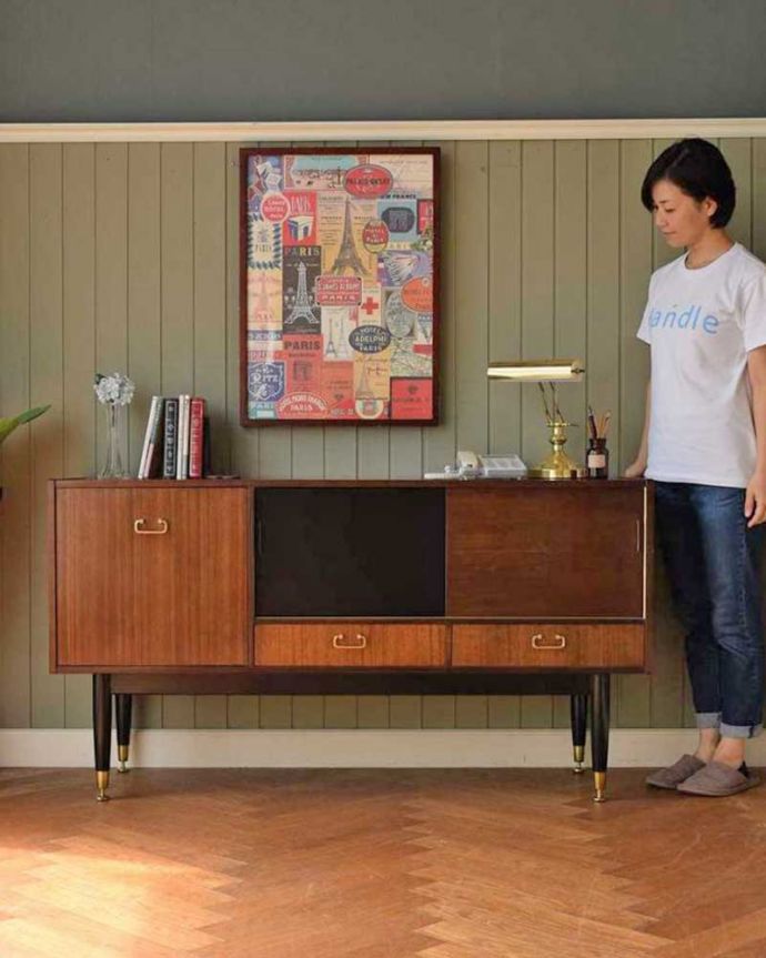 G-PLAN(Gプラン)　アンティーク家具　お洒落なトラー＆ブラックのヴィンテージサイドボード（G-plan）。人気のヒミツは北欧スタイルのデザインやっぱりスッキリとカッコイイ北欧デザインが人気のサイドボード。(k-2404-f)