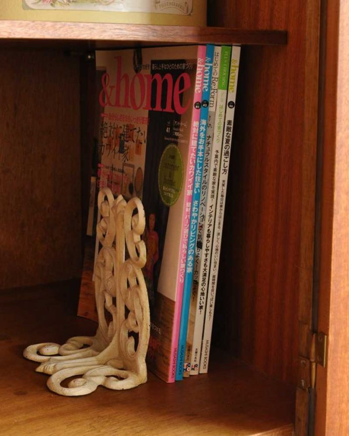 G-PLAN(Gプラン)　アンティーク家具　G-PLANから初登場！とってもめずらしいヴィンテージのワードローブ（２枚扉）。扉の中は収納たっぷりA4サイズの雑誌までしっかり収納出来ちゃう大きさ。(k-2405-f)