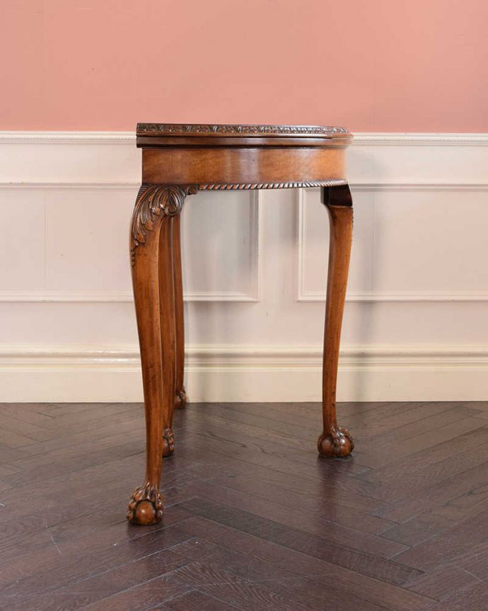 アンティークのテーブル アンティーク家具 クロウ&ボウルがかっこいいアンティーク カードテーブル(ゲームテーブル)。横から見てもステキサイドはすっきり。(k-2407-f)