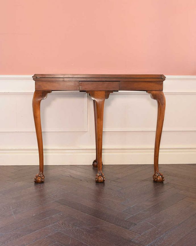 アンティークのテーブル アンティーク家具 クロウ&ボウルがかっこいいアンティーク カードテーブル(ゲームテーブル)。後ろ姿にも自信があります。(k-2407-f)