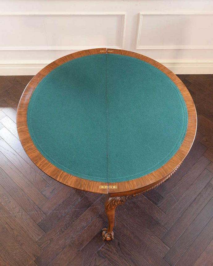 アンティークのテーブル アンティーク家具 クロウ&ボウルがかっこいいアンティーク カードテーブル(ゲームテーブル)。ゲーム天板がでてきますこのテーブルは、2WAYタイプ。(k-2407-f)