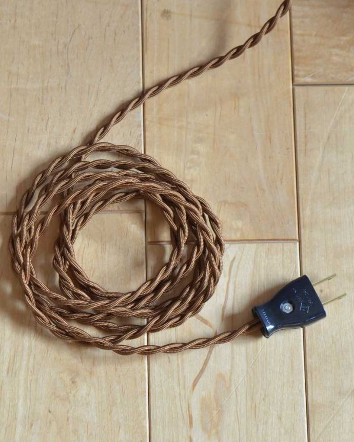 スタンドライト　照明・ライティング　フリンジ付きの優雅なシェード付きのアンティークフロアランプ（Ｂ22シャンデリア球付） 。。(k-2410-f)