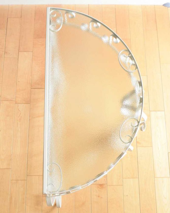 アンティークのテーブル　アンティーク家具　フランスのアンティーク家具、ガラス×アイアンの素敵なコンソールテーブル。上から見るとこんな感じ。(k-2418-f)