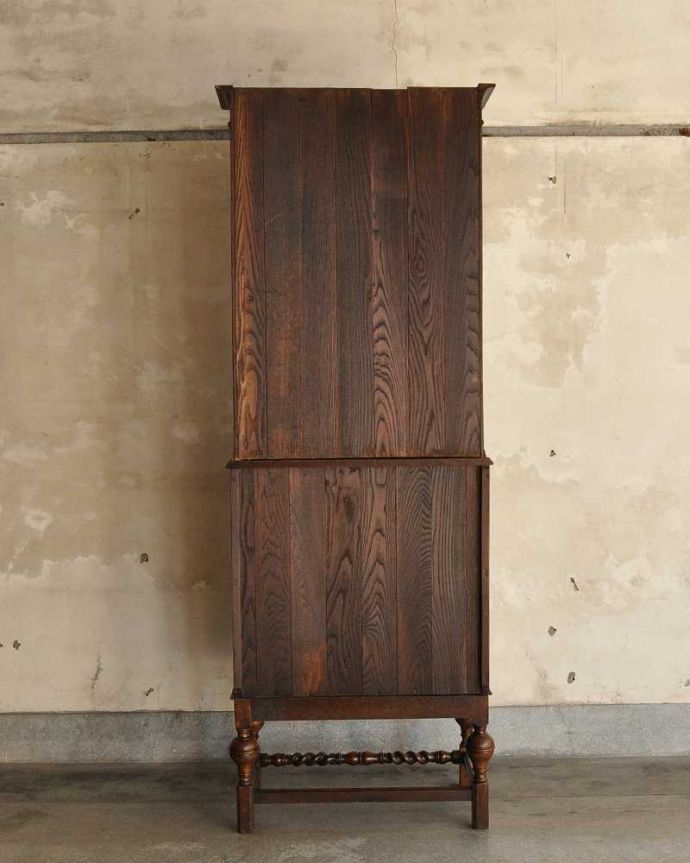 ビューロー　アンティーク家具　英国輸入のアンティーク家具、本棚もデスクも付いたアンティークのビューローブックケース。後ろ姿までキレイです。(k-2421-f)