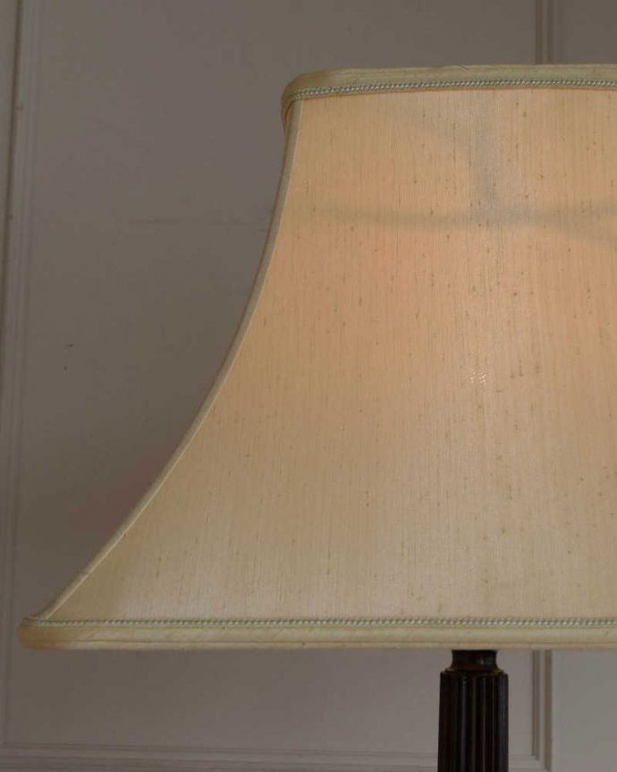 クロウ＆ボール　照明・ライティング　トライポットの脚が決め手！装飾も豪華なアンティークフロアランプ。。(k-2422-f)