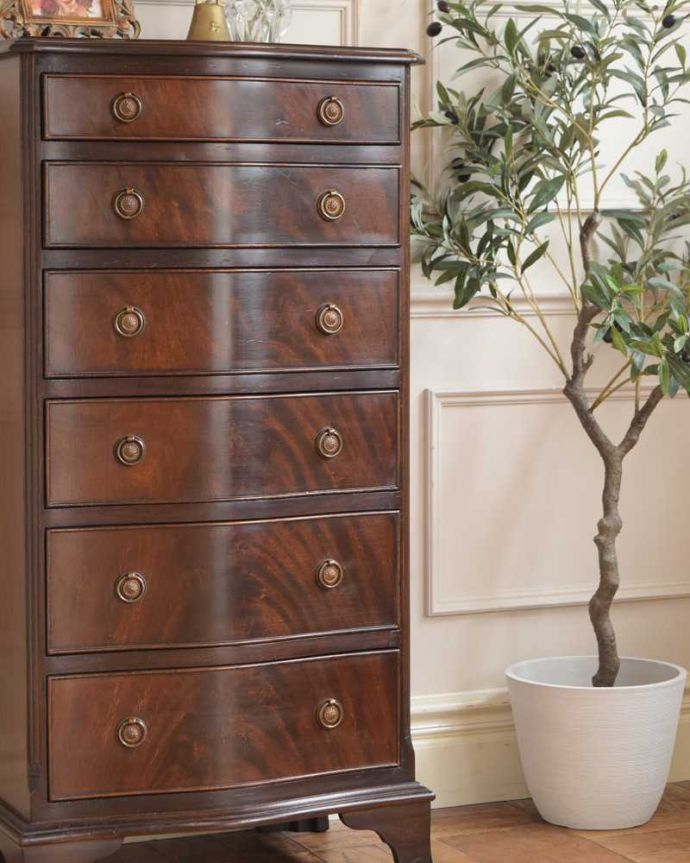 アンティークのチェスト アンティーク家具 イギリスアンティーク家具、曲線もエレガントなチェストオブドロワーズ。収納と魅せ場。(k-2423-f)
