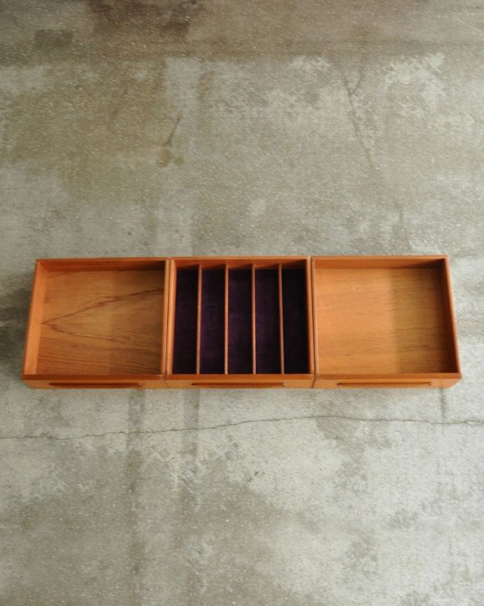 G-PLAN(Gプラン)　アンティーク家具　リビングボードにおススメ、イギリスで見つけたG-planのアンティークサイドボード 。キレイにお直ししました引き出しの中も修復の際、専門の職人がキレイにしました。(k-2428-f)