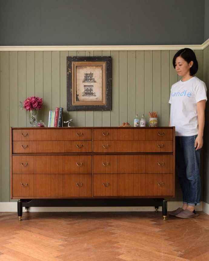 G-PLAN(Gプラン)　アンティーク家具　お洒落なトラー＆ブラックのヴィンテージサイドボードチェスト（G-plan）。スッキリとしたカッコよさが魅力北欧スタイルのチェストは、やっぱり見た目がカッコいい！シンプルなのでどんなお部屋にも似合います。(k-2432-f)