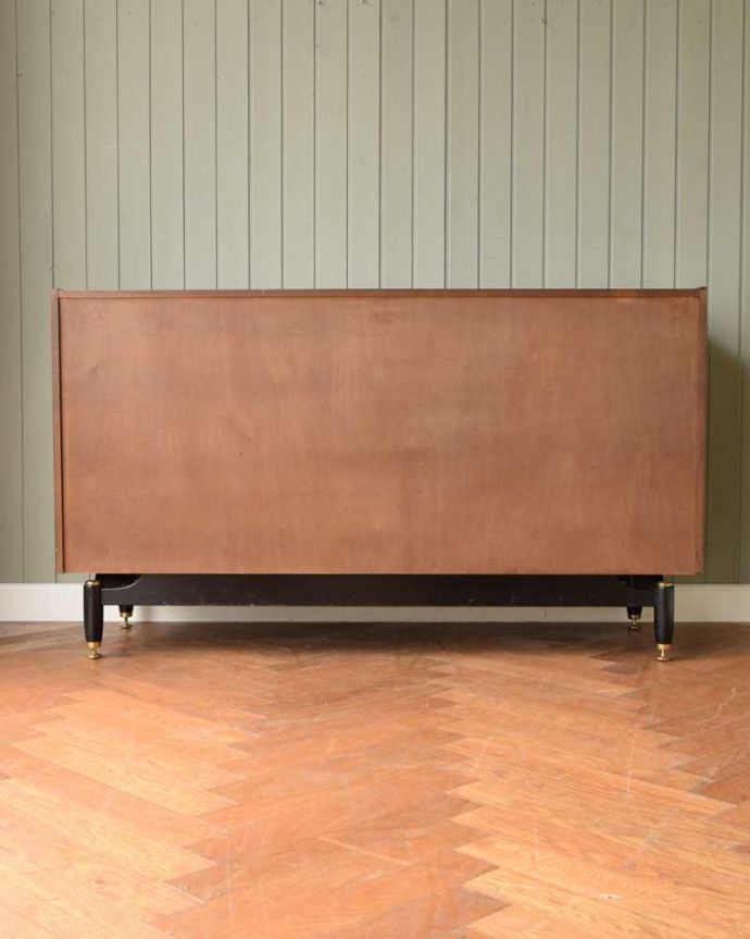 G-PLAN(Gプラン)　アンティーク家具　お洒落なトラー＆ブラックのヴィンテージサイドボードチェスト（G-plan）。修復してあるので後ろ姿もキレイです。(k-2432-f)