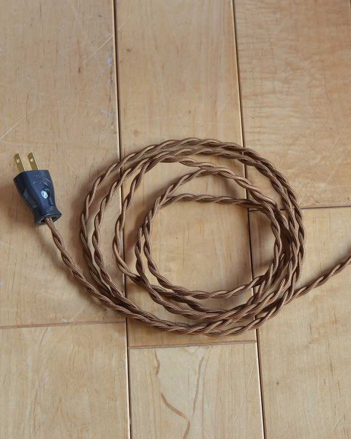 スタンドライト　照明・ライティング　英国で見つけたスタンド照明、アンティークのフロアランプ（Ｂ22シャンデリア球付）。。(k-2442-f)