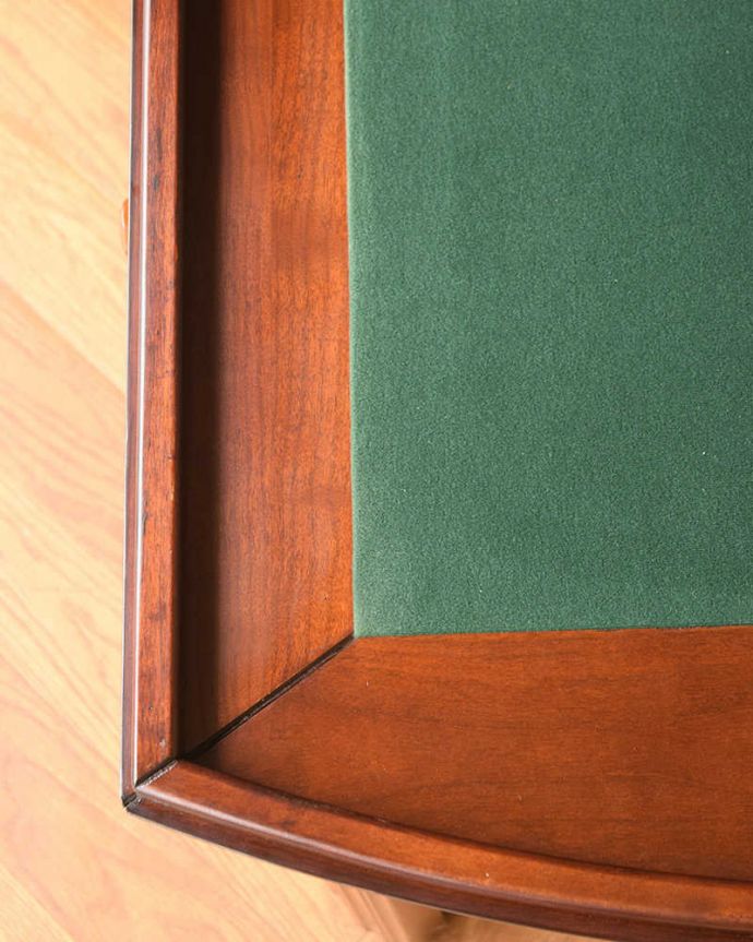 アンティークのテーブル　アンティーク家具　英国で出会っためずらしい家具、アンティークの遊べちゃうフットボールテーブル。近くで見るとこんな感じ･･･天板の裏もキレイに修復しました。(k-2447-f)