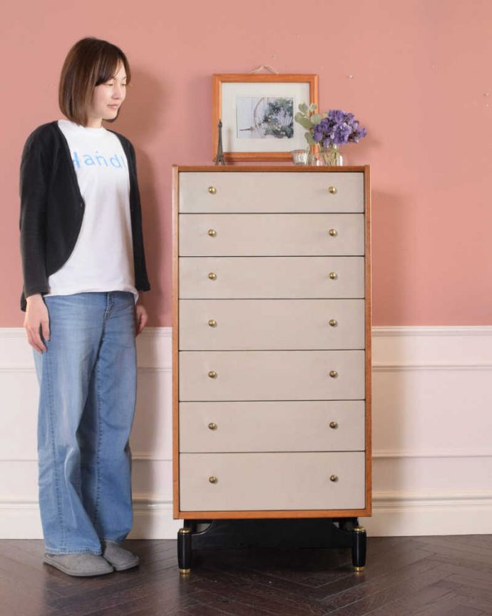 G-PLAN(Gプラン) アンティーク家具 英国ヴィンテージ家具、G-PLANのサニーオーク&チャイニーズホワイトチェスト。スッキリとしたカッコよさが魅力北欧スタイルのチェストは、やっぱり見た目がカッコいい!シンプルなのでどんなお部屋にも似合います。(k-2448-f)