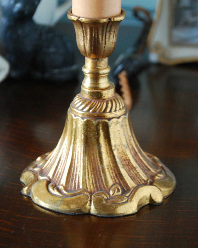 スタンドライト　照明・ライティング　イギリスから到着したアンティークの真鍮製テーブルランプ(E17シャンデリア球付き)。真鍮製の美しいスタンドです。(k-2467-z)
