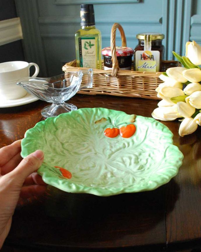 アンティーク 陶磁器の雑貨 アンティーク雑貨 カールトンウエア(Carlton Ware)のアンティーク食器、ディッシュプレート(サラダウェアシリーズ)。普段使いにもピッタリ!。(k-2469-z)