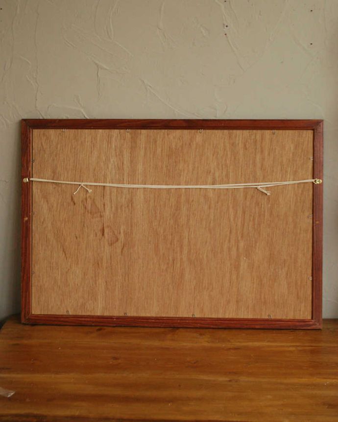 アンティーク ミラー(鏡) アンティーク雑貨 イギリスで見つけた、アンティークパブミラー(VODKA MUDSHAKE)。裏側を見てみると…修復の際、金具をしっかり取り付けたので安心してお使い下さい。(k-2502-z)