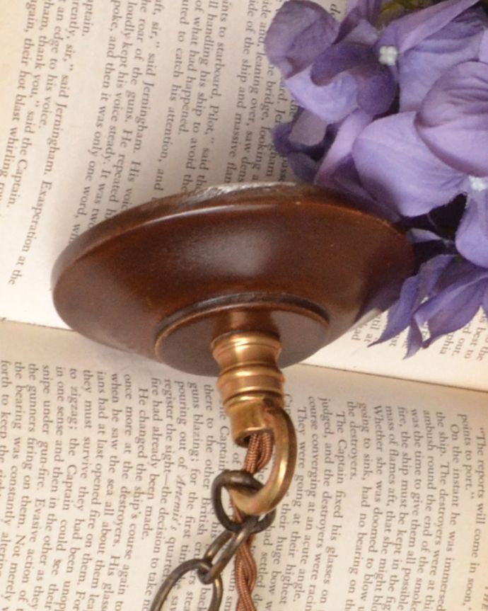 シャンデリア　照明・ライティング　英国アンティークの照明、素敵な木製シャンデリア（5灯）（Ｅ17シャンデリア球付）。。(k-2504-z)