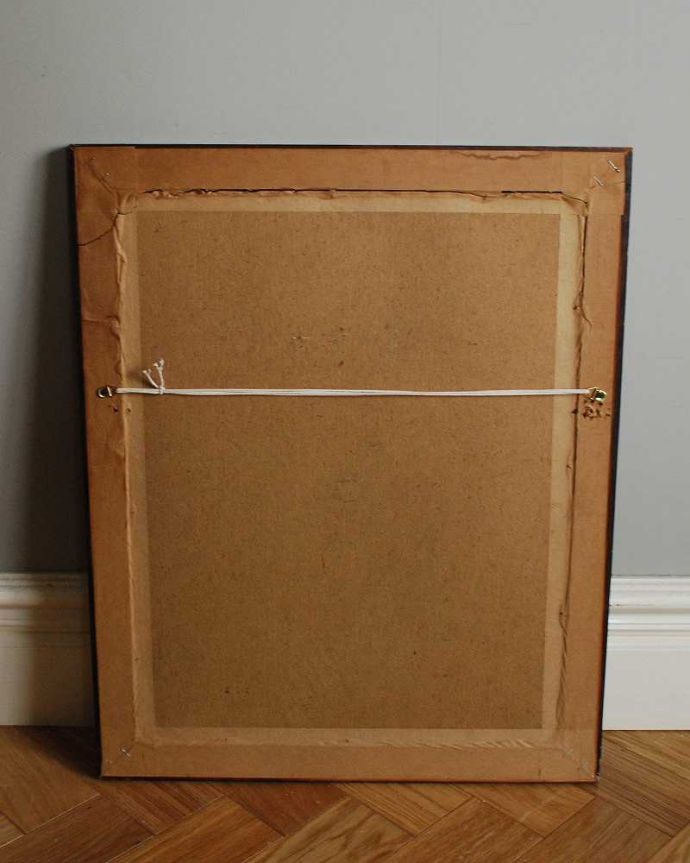 アンティーク ミラー(鏡) アンティーク雑貨 イギリスから届いたアンティーク雑貨、オシャレなインテリアとして活躍するパブミラー。裏側を見てみると…修復の際、金具をしっかり取り付けたので安心してお使い下さい。(k-2510-z)