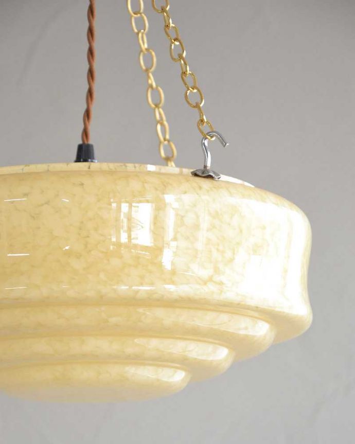 シャンデリア　照明・ライティング　イギリスから届いたアンティーク照明、マーブル模様がキレイなハンギングボウル（Ｅ26球付） 。。(k-2514-z)