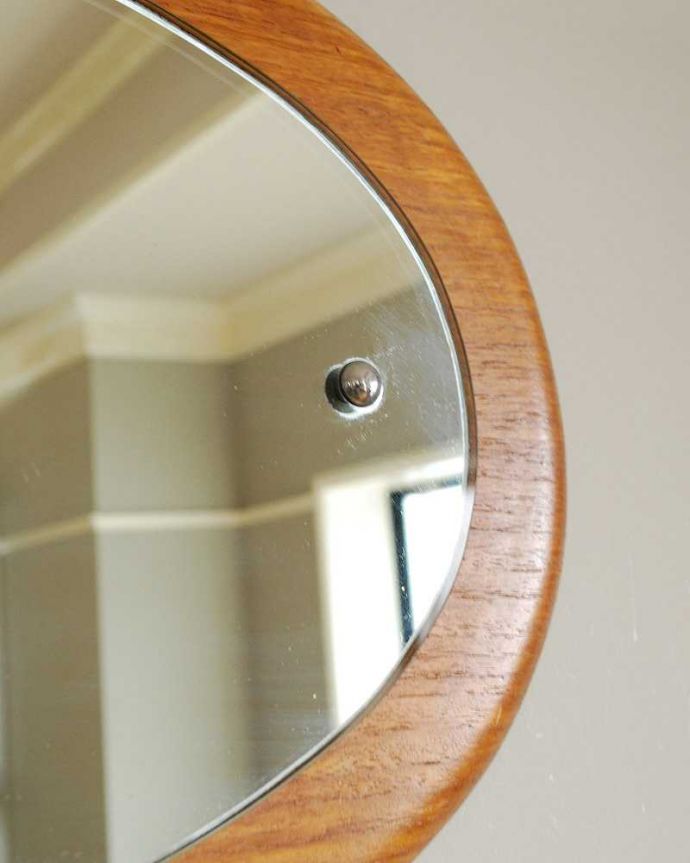 アンティークの美しい鏡