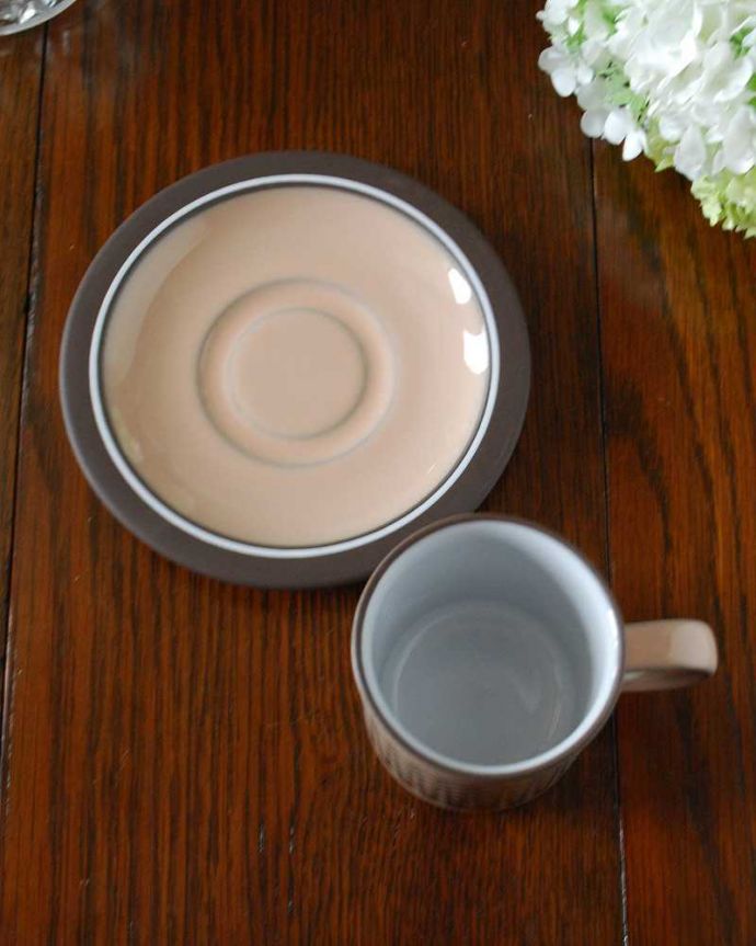 Hornsea（ホーンジー）　アンティーク雑貨　ホーンジー社、HORNSEA CORAL 「コーラル」シリーズ、カップ＆ソーサー。上から見るとこんな感じです状態のいいものだけを選んでいますが、アンティークなのでキズや欠けがある場合があります。(k-2528-z)