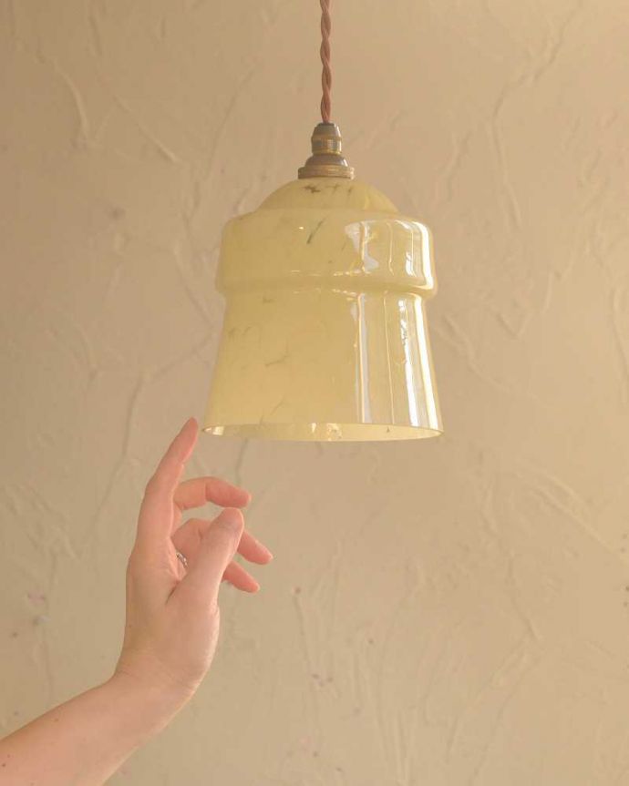 ペンダントライト　照明・ライティング　マーブル模様のアンティークシェードペンダントライト（コード・シャンデリア電球・ギャラリーなし） 。。(k-2531-z)