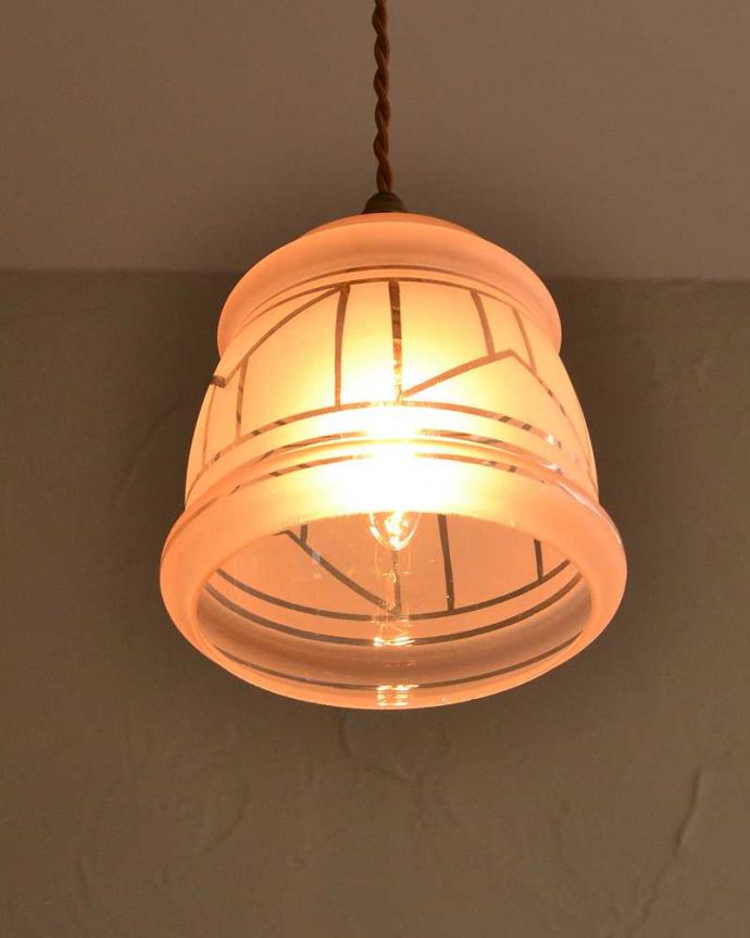ペンダントライト　照明・ライティング　アンティーク シェード。。(k-2534-z)