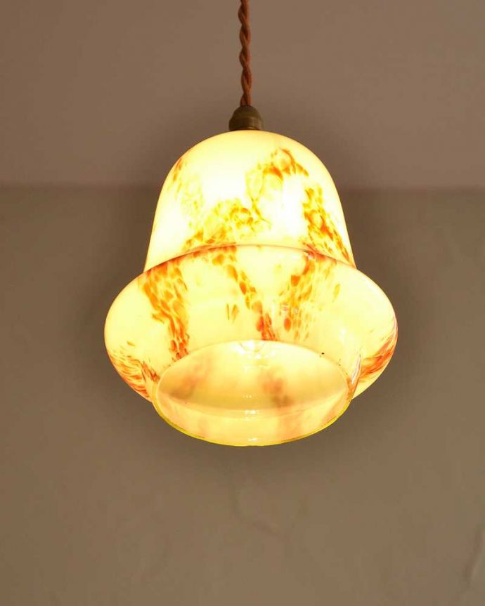 ペンダントライト　照明・ライティング　ゆらゆらと揺らぐ模様が素敵なアンティークペンダントライト(コード・シャンデア電球・ギャラリーなし)。。(k-2535-z)