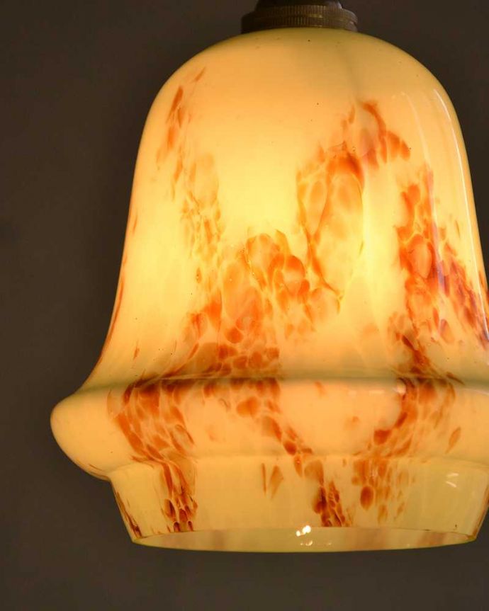 ペンダントライト　照明・ライティング　ゆらゆらと揺らぐ模様が素敵なアンティークペンダントライト(コード・シャンデア電球・ギャラリーなし)。。(k-2535-z)