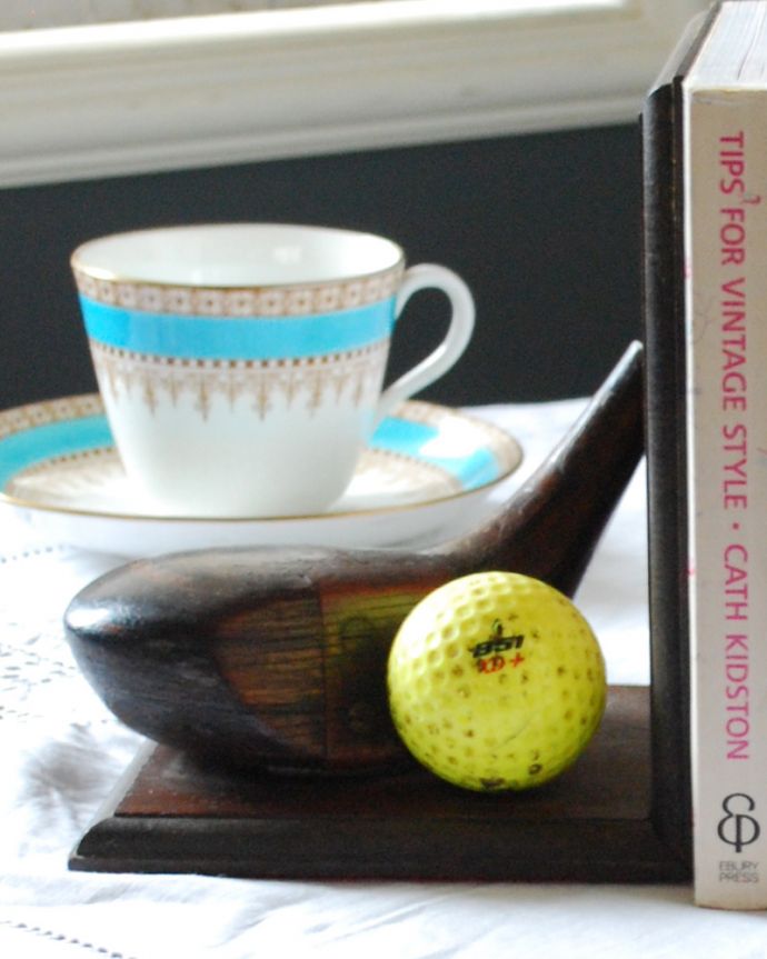 アンティーク その他の雑貨 アンティーク雑貨 木製のオシャレなアンティーク雑貨、ゴルフパットモチーフのブックエンド。遊び心たっぷりのデザインゴルフパッドがデザインされためずらしいブックスタンド。(k-2544-z)