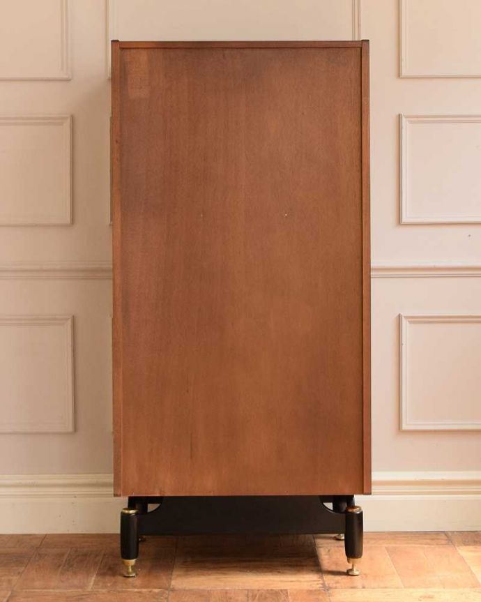 アンティーク家具 英国ヴィンテージ家具、かっこいいG-PLANのトラー＆ブラックのハイチェスト。修復してあるので後ろ姿もキレイです。(k-2553-f)