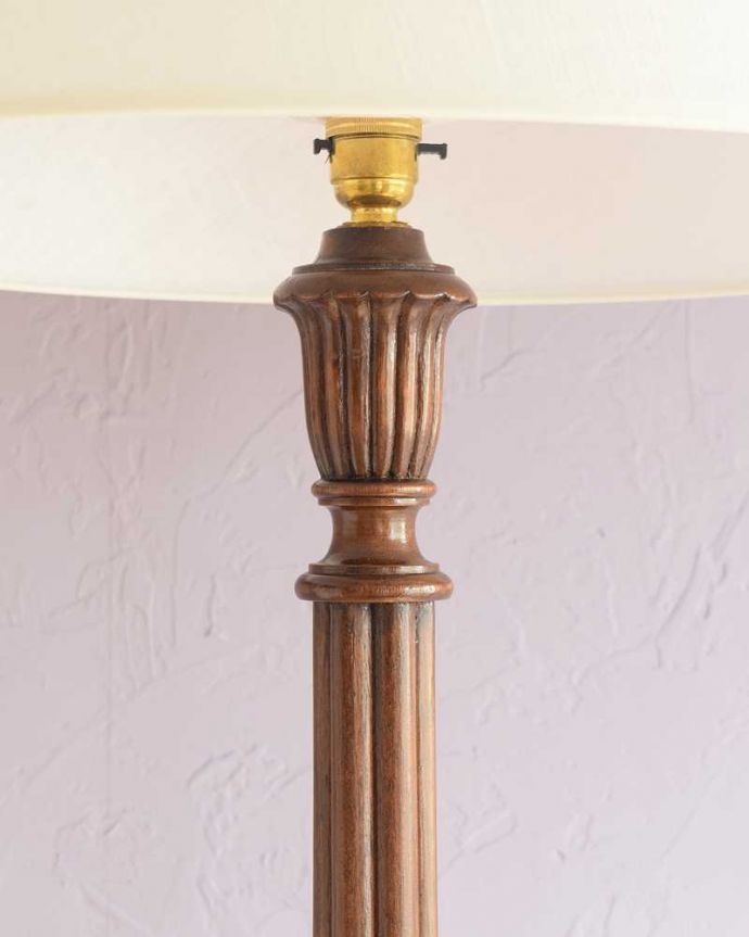 スタンドライト　照明・ライティング　英国で見つけたスタンド照明、アンティークフロアランプ（Ｂ22シャンデリア球付） 。。(k-2556-f)