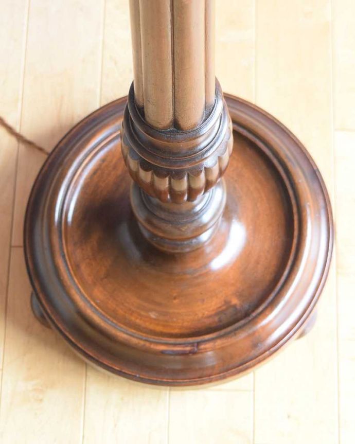 スタンドライト　照明・ライティング　英国で見つけたスタンド照明、アンティークフロアランプ（Ｂ22シャンデリア球付） 。。(k-2556-f)