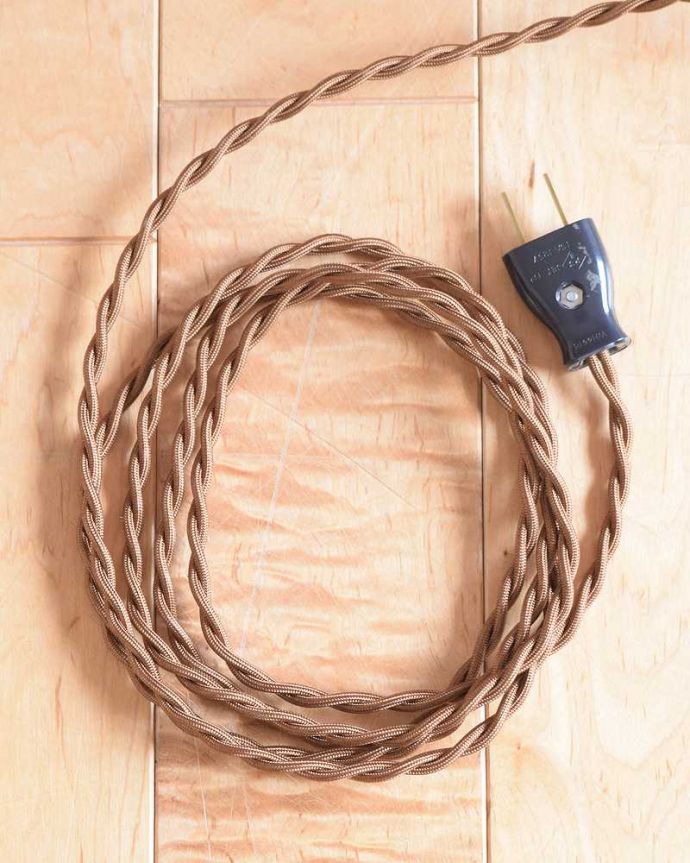 スタンドライト　照明・ライティング　英国で見つけたスタンド照明、アンティークフロアランプ（Ｂ22シャンデリア球付） 。。(k-2556-f)