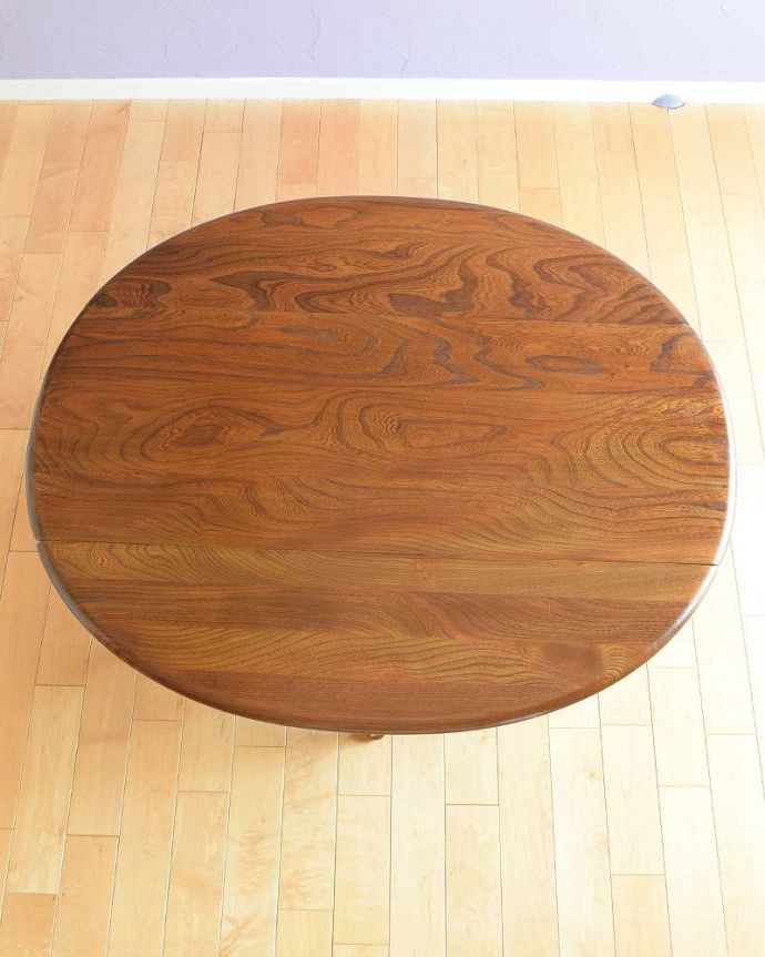 アーコールの家具 アンティーク家具 アーコールのアンティーク家具、伸張式のコーヒーテーブル(ゲートレッグテーブル) 。天板の修復には自信があります。(k-2557-f)