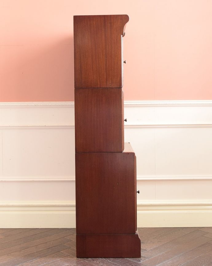 アンティーク家具 スマートな英国アンティーク家具、シンプルデザインのスタッキングブックケース。横から見ると･･･横から見るとこんな感じ。(k-2558-f)