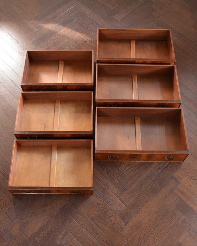 アンティークのチェスト　アンティーク家具　高級材を贅沢に使用したアンティーク家具、トールボーイ６段チェスト。もちろん、キレイに修復しました。(k-2563-f)